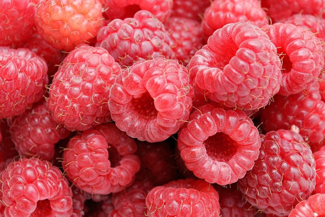 800px-Raspberries05.jpg